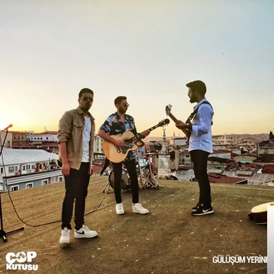 Gülüşüm Yerine (2019)