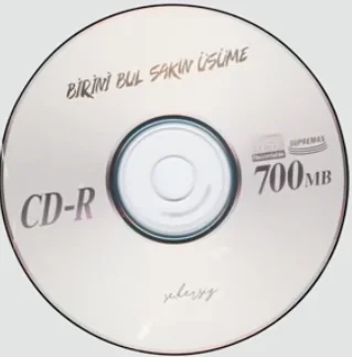 Birini Bul Sakın Üşüme (2021)