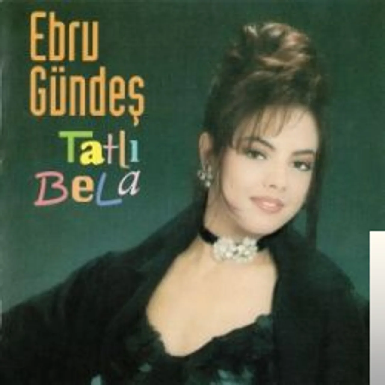 Ebru Gündeş - Ben Aşkı Ölümsüz Bilenlerdenim