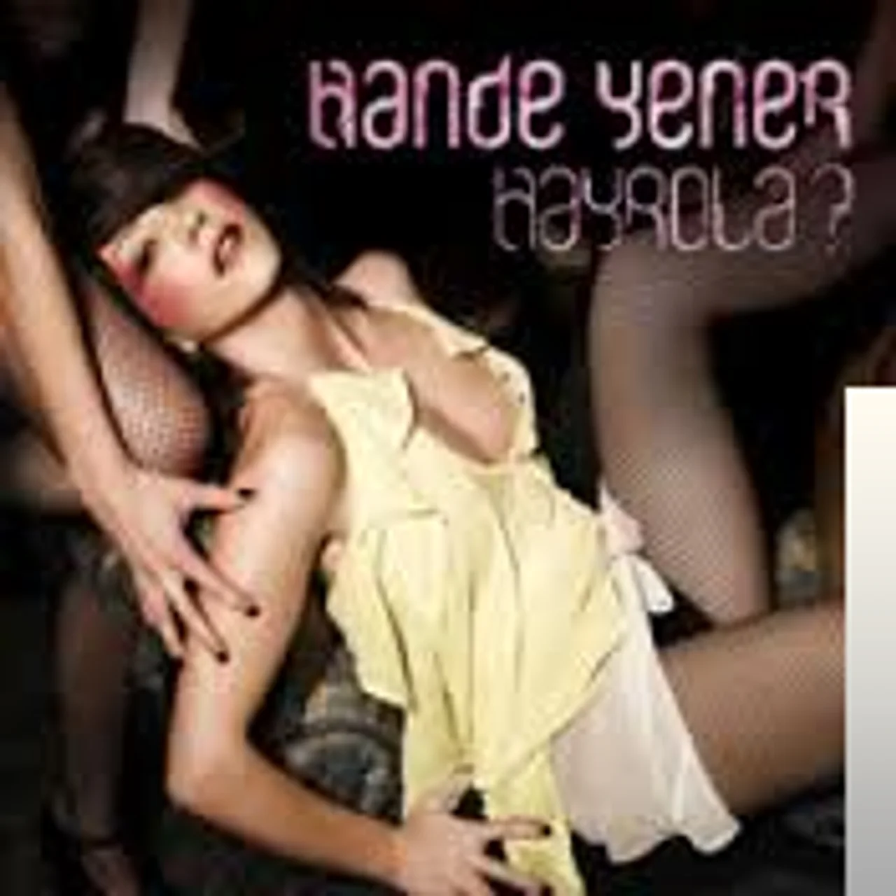 Hande Yener - Senden Uzakta