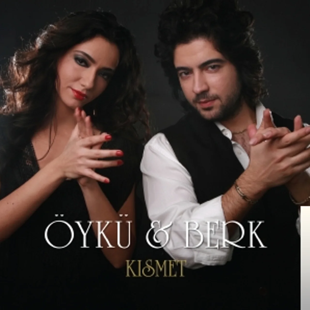 Öykü Gürman - & Berk - Hastane Önünde İncir Ağacı