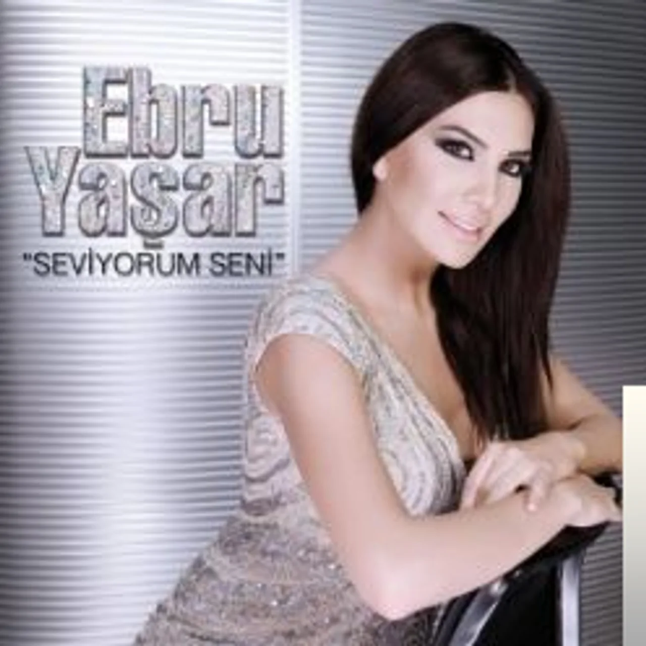 Ebru Yaşar - Çok İyi Gördüm