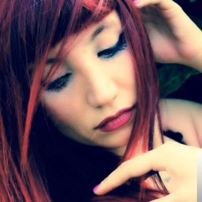Elsa Ebru - Yarım Kalpli