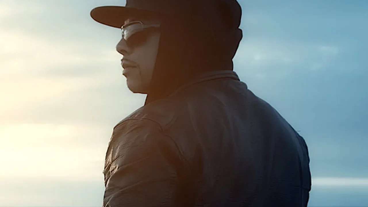 Aligator - Agmal Hayaa (Beautiful Life) Ft Talal